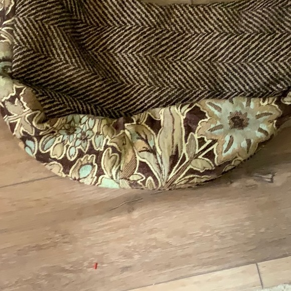 Carole Kyle Fabric Caryall with Flowered Handles- Top Zipper & 2 Pockets - Picture 6 of 8